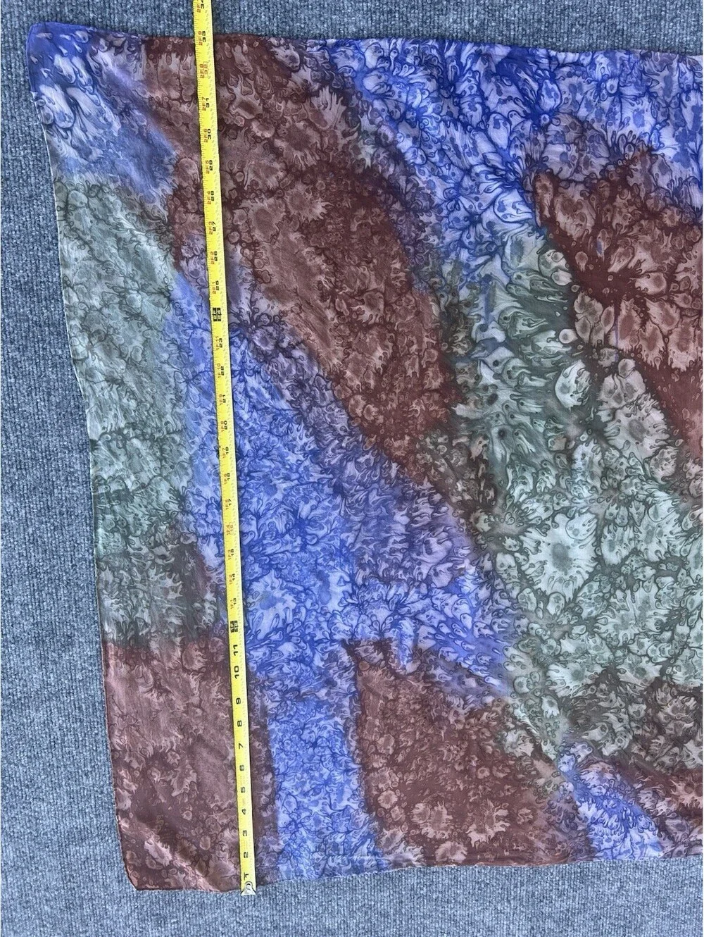 womens scarf multi color purple brown size 33”X36”.